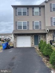 865 RACHEL DR, York, PA 17404