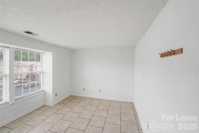 1624 Arlyn Circle J, Charlotte, NC 28213