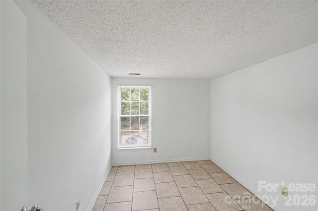 1624 Arlyn Circle J, Charlotte, NC 28213