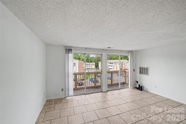 1624 Arlyn Circle J, Charlotte, NC 28213