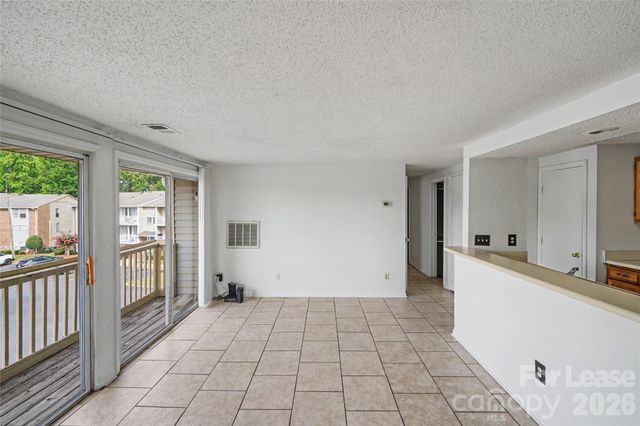 1624 Arlyn Circle J, Charlotte, NC 28213