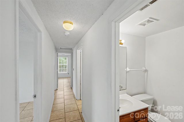 1624 Arlyn Circle J, Charlotte, NC 28213