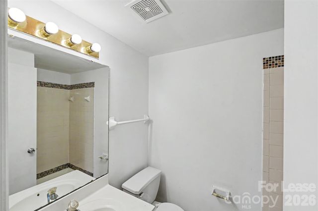 1624 Arlyn Circle J, Charlotte, NC 28213