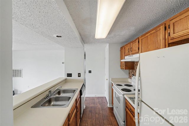 1624 Arlyn Circle J, Charlotte, NC 28213