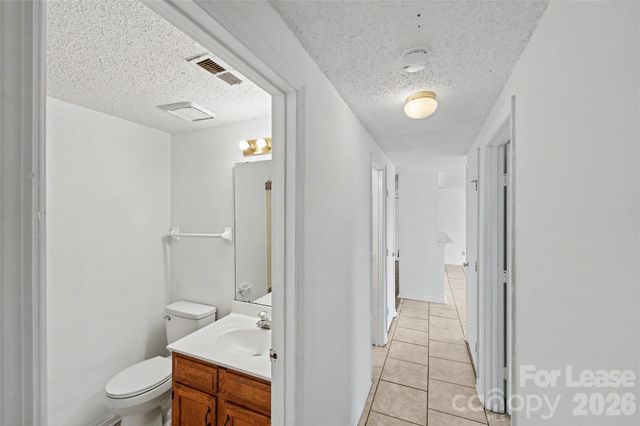 1624 Arlyn Circle J, Charlotte, NC 28213