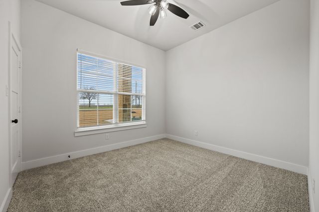 56 Dove Landing Road, Valley View, TX 76272