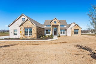 56 Dove Landing Road, Valley View, TX 76272