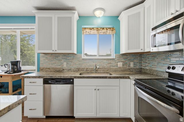 322 E ANNALYN DR, Sandy, UT 84070
