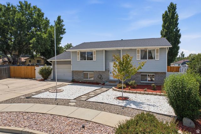 322 E ANNALYN DR, Sandy, UT 84070