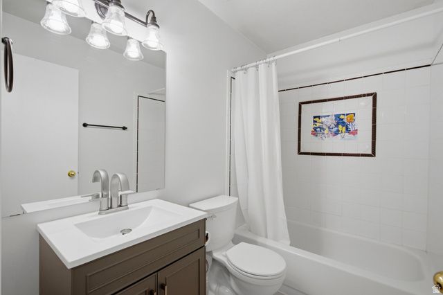 322 E ANNALYN DR, Sandy, UT 84070