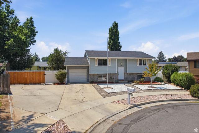 322 E ANNALYN DR, Sandy, UT 84070