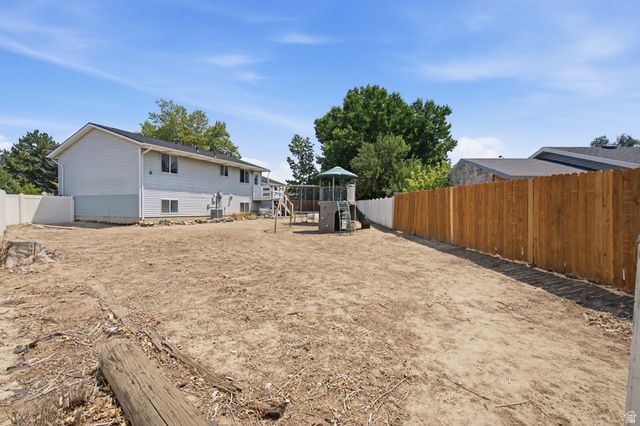 322 E ANNALYN DR, Sandy, UT 84070