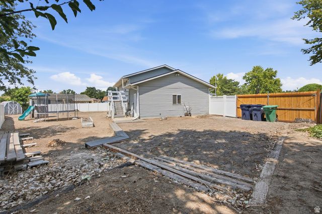322 E ANNALYN DR, Sandy, UT 84070