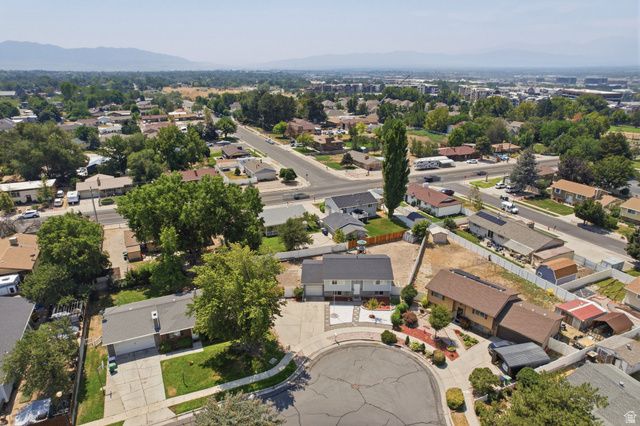 322 E ANNALYN DR, Sandy, UT 84070