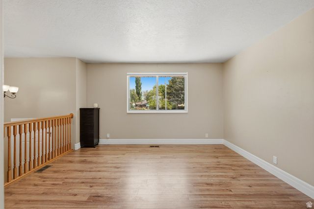 322 E ANNALYN DR, Sandy, UT 84070
