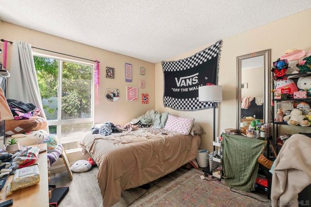 2566 White Oak Pl 6, Escondido, CA 92027