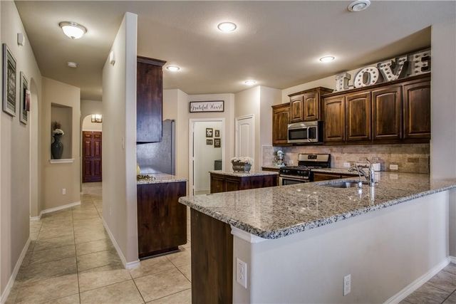 1904 Henderson Drive, Argyle, TX 76226