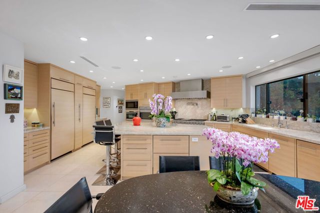 1821 Loma Vista Drive, Beverly Hills, CA 90210