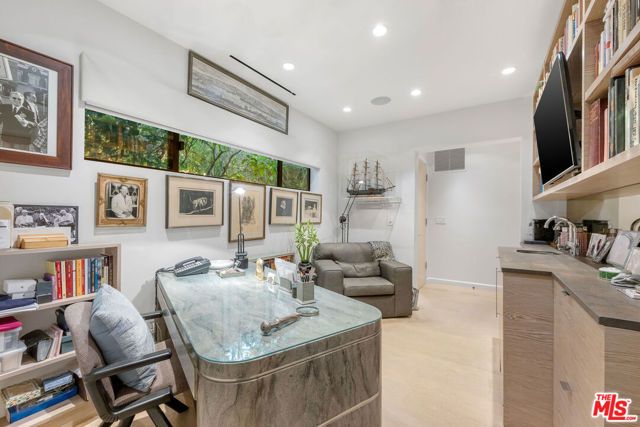 1821 Loma Vista Drive, Beverly Hills, CA 90210