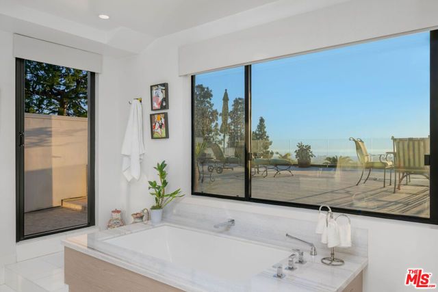 1821 Loma Vista Drive, Beverly Hills, CA 90210