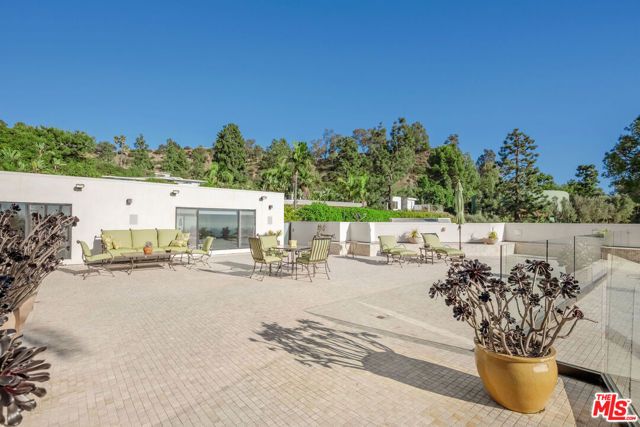 1821 Loma Vista Drive, Beverly Hills, CA 90210