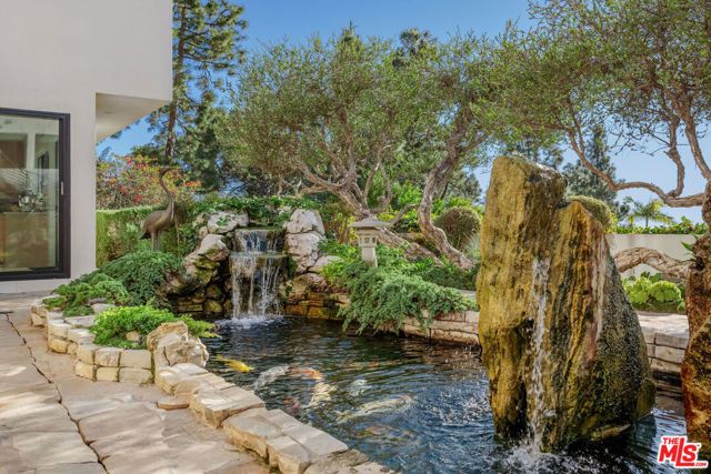 1821 Loma Vista Drive, Beverly Hills, CA 90210