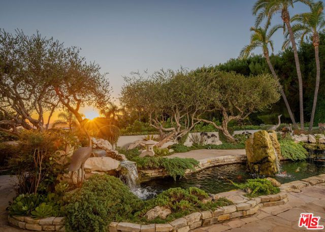 1821 Loma Vista Drive, Beverly Hills, CA 90210