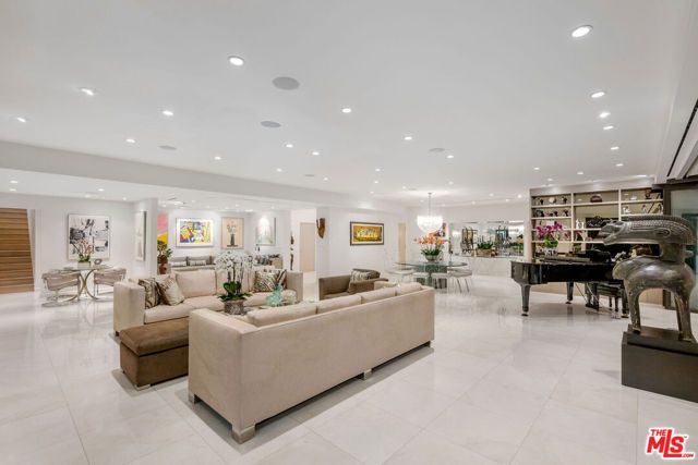 1821 Loma Vista Drive, Beverly Hills, CA 90210