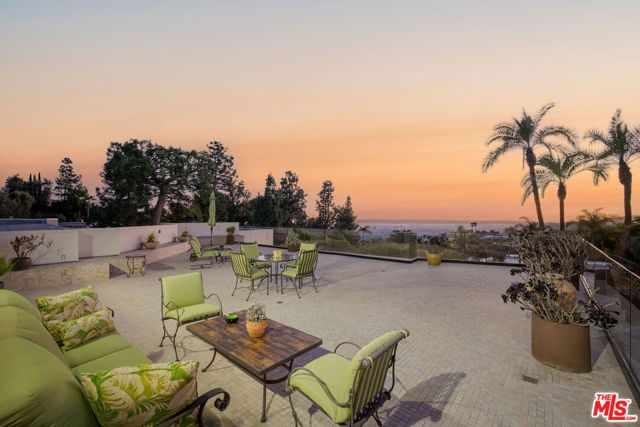 1821 Loma Vista Drive, Beverly Hills, CA 90210