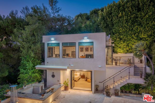 1821 Loma Vista Drive, Beverly Hills, CA 90210