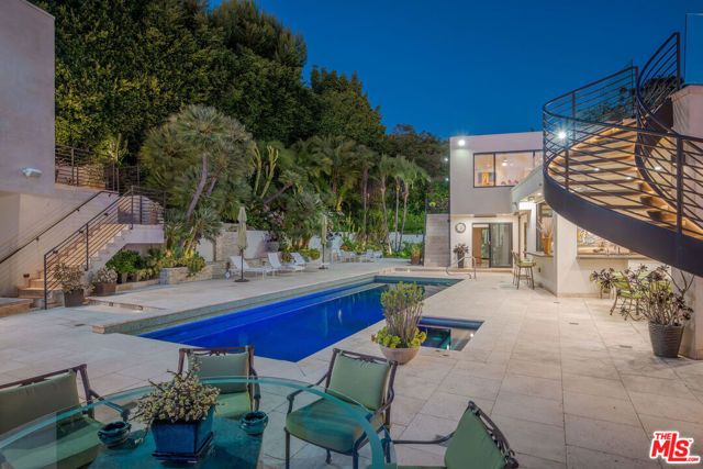 1821 Loma Vista Drive, Beverly Hills, CA 90210