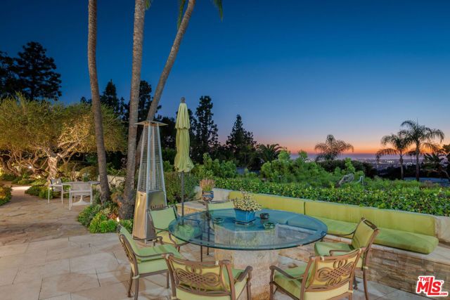 1821 Loma Vista Drive, Beverly Hills, CA 90210