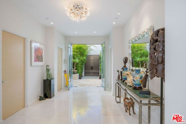 1821 Loma Vista Drive, Beverly Hills, CA 90210