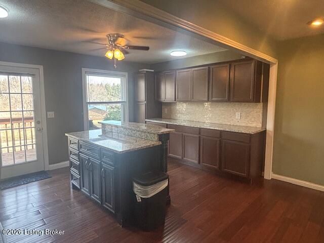 212 Bluegrass Rd, Elizabethtown, KY 42701