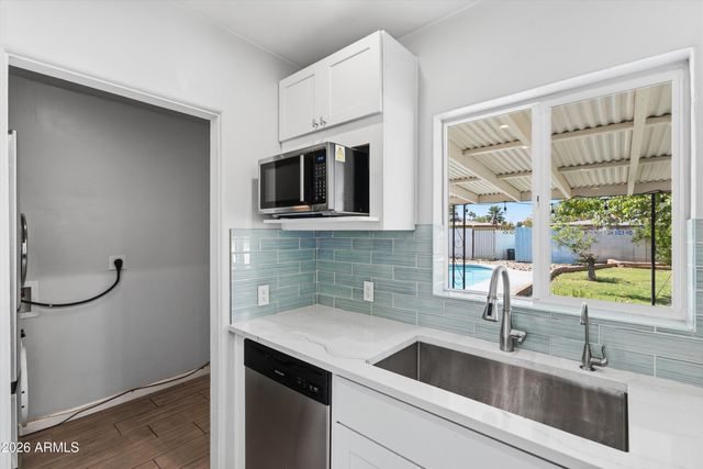2143 W MINNEZONA Avenue, Phoenix, AZ 85015
