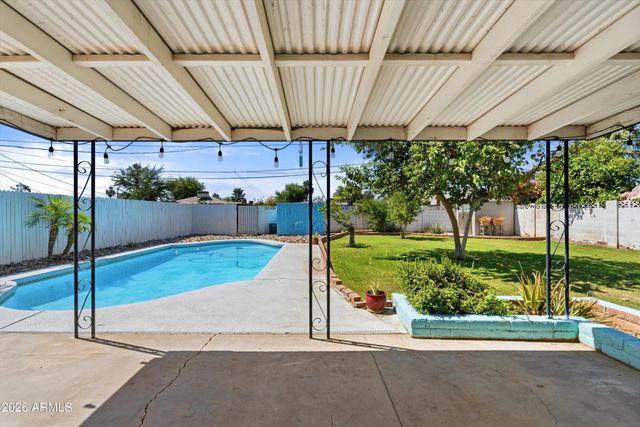 2143 W MINNEZONA Avenue, Phoenix, AZ 85015