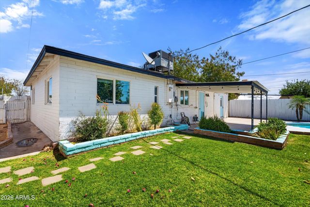 2143 W MINNEZONA Avenue, Phoenix, AZ 85015