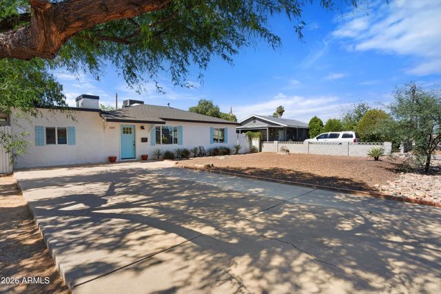 2143 W MINNEZONA Avenue, Phoenix, AZ 85015