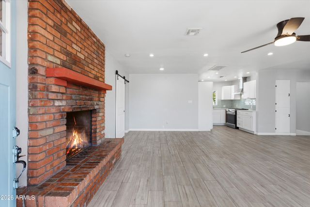 2143 W MINNEZONA Avenue, Phoenix, AZ 85015
