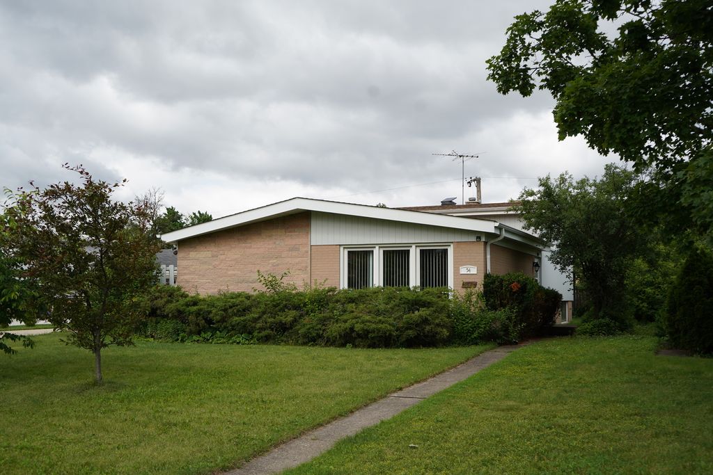 54 Fernwood Drive, Glenview, IL 60025