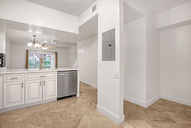 1004 Kokomo Key Lane, Delray Beach, FL 33483