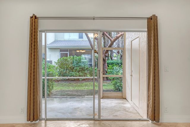 1004 Kokomo Key Lane, Delray Beach, FL 33483