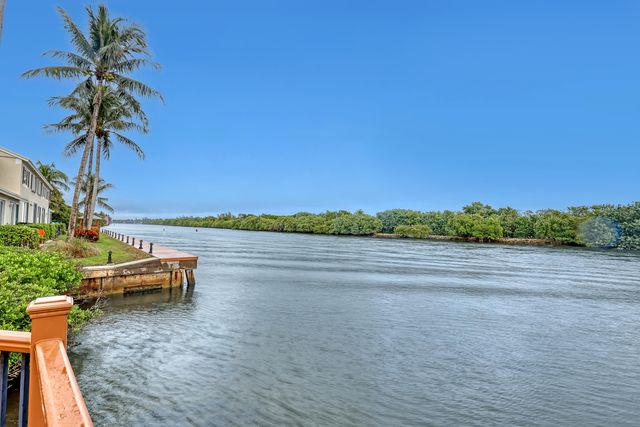 1004 Kokomo Key Lane, Delray Beach, FL 33483