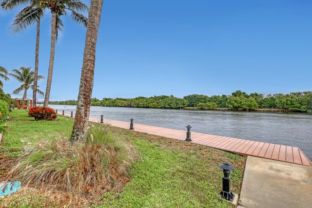 1004 Kokomo Key Lane, Delray Beach, FL 33483