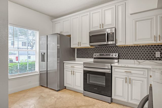 1004 Kokomo Key Lane, Delray Beach, FL 33483