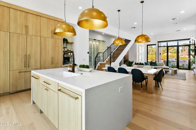 4207 E CAMPBELL Avenue, Phoenix, AZ 85018