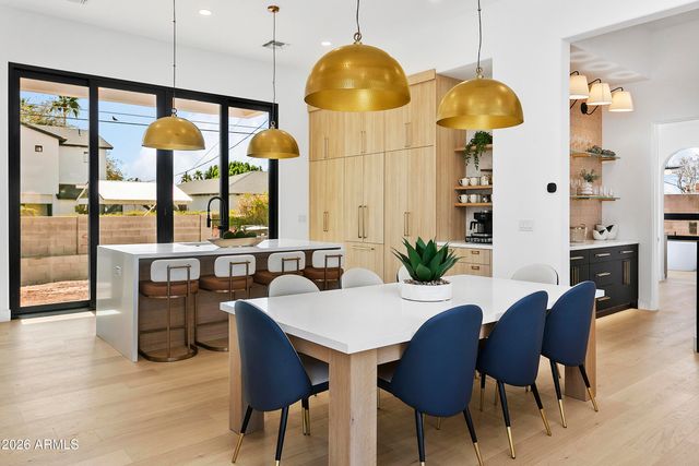 4207 E CAMPBELL Avenue, Phoenix, AZ 85018