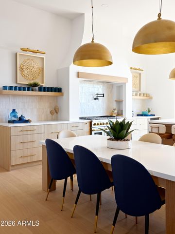 4207 E CAMPBELL Avenue, Phoenix, AZ 85018