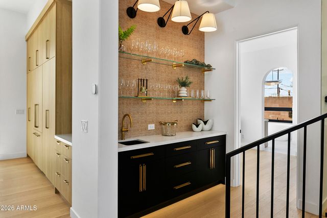 4207 E CAMPBELL Avenue, Phoenix, AZ 85018