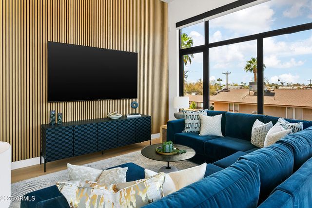 4207 E CAMPBELL Avenue, Phoenix, AZ 85018